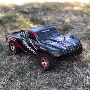 Traxxas slash 2WD 1/10 battery and charger